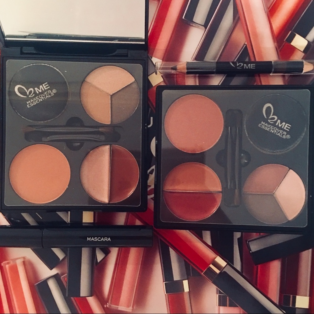 NWOT Makeover Essentials Makeup Kit